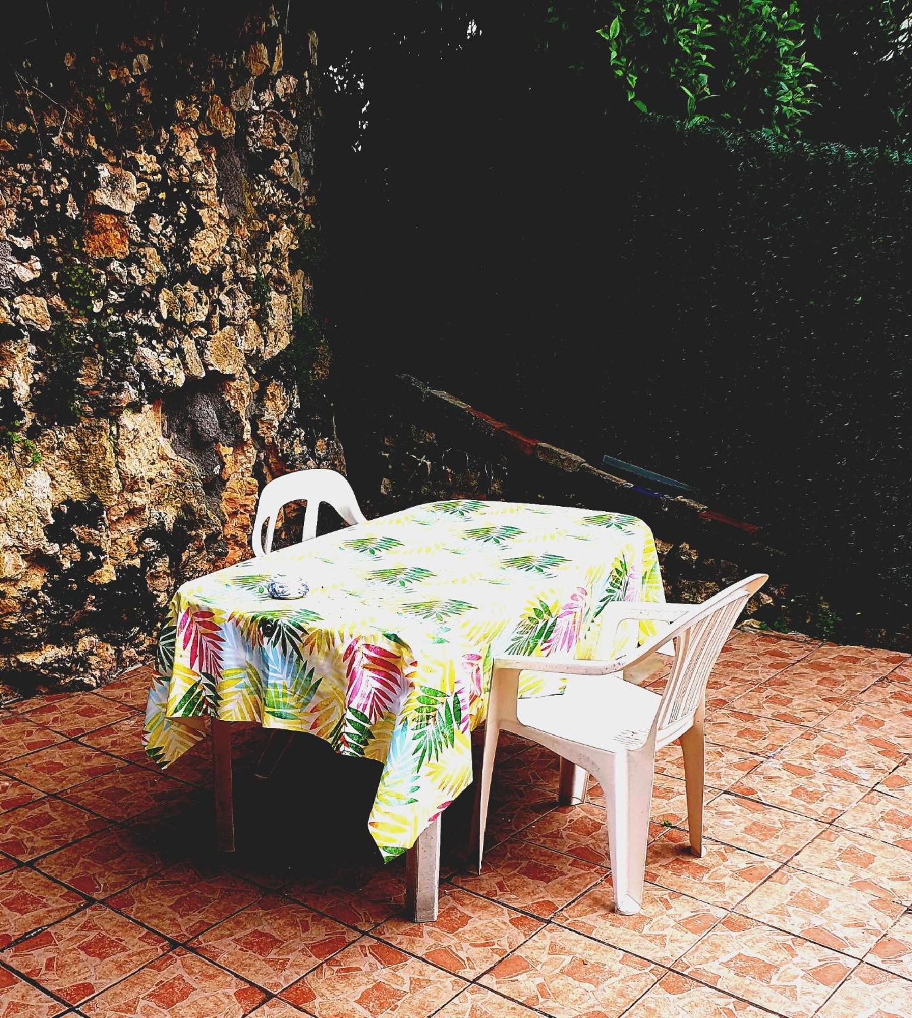 Bed And Breakfast Les Roses Multicolores Du 47 Fumel Exterior foto